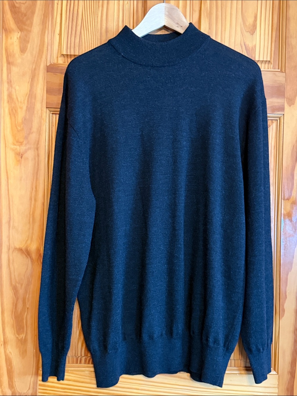 Vintage Pendleton 100% Merino Wool Black Mockneck Sweater - Lightweight knit